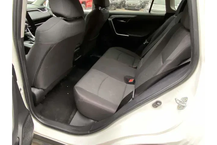 $25885 : Toyota RAV4 2024 AWD XLE 4dr image 8