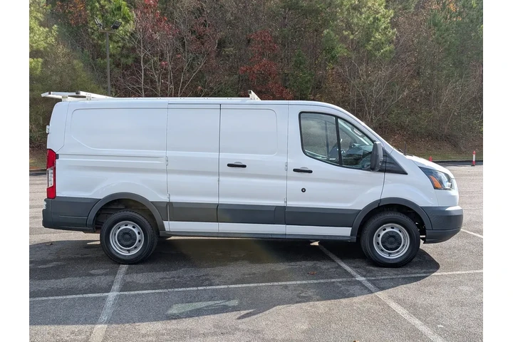 $17990 : Ford Transit 2018 250 3dr SW image 10
