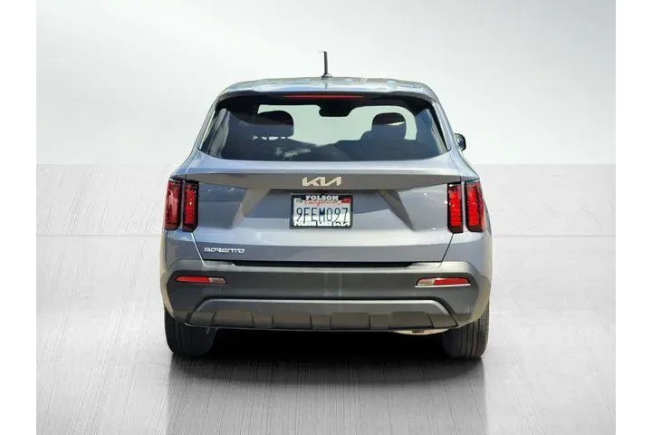 $24704 : Kia Sorento 2023 LX 4dr SUV image 5