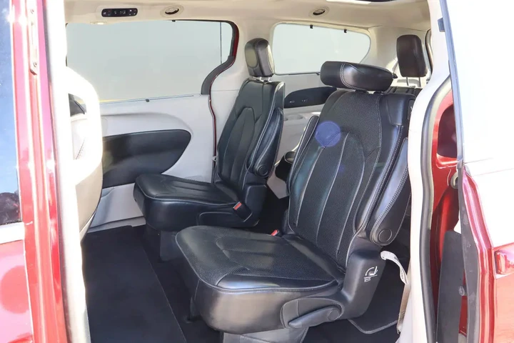 $14949 : 2020 Pacifica Limited FWD image 8