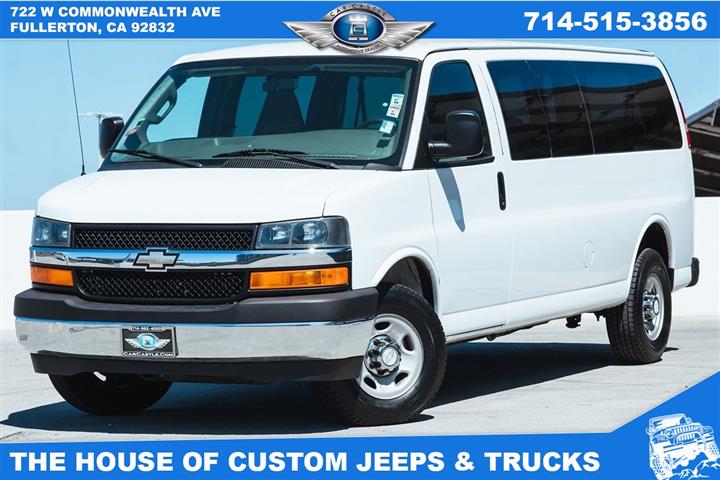 $25999 : 2017 Express Passenger LT image 1