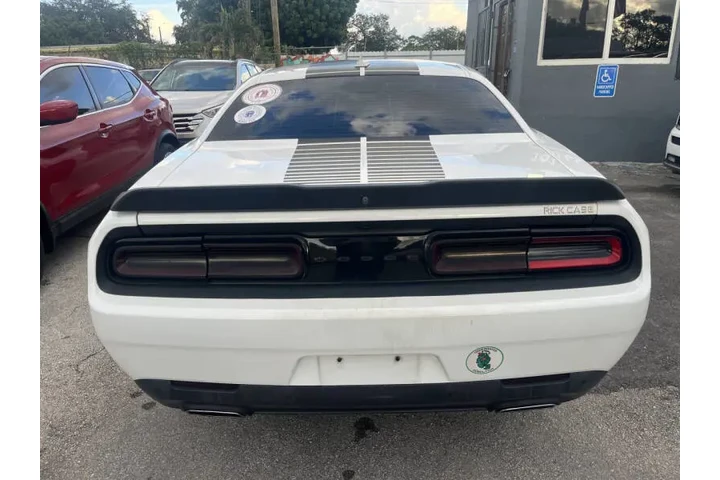$9850 : 2016 Challenger SXT Plus image 5