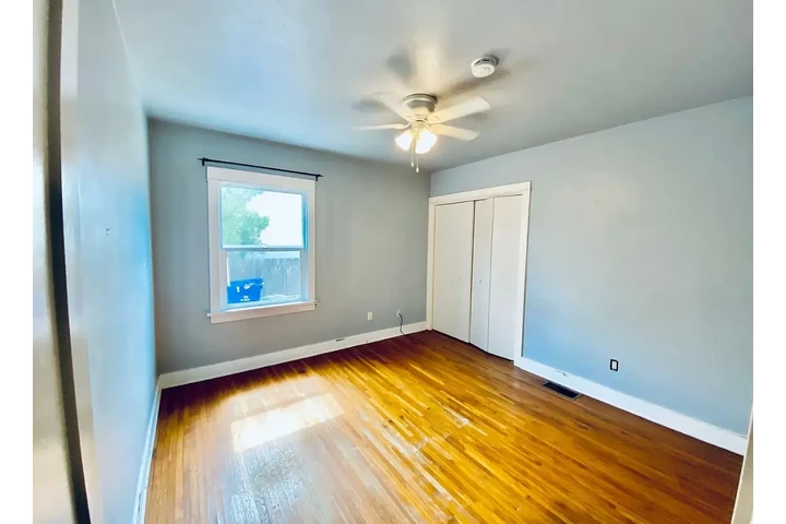 $1500 : Move in Today image 6