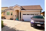 This 3-bedroom, 2-bathroom en Los Angeles