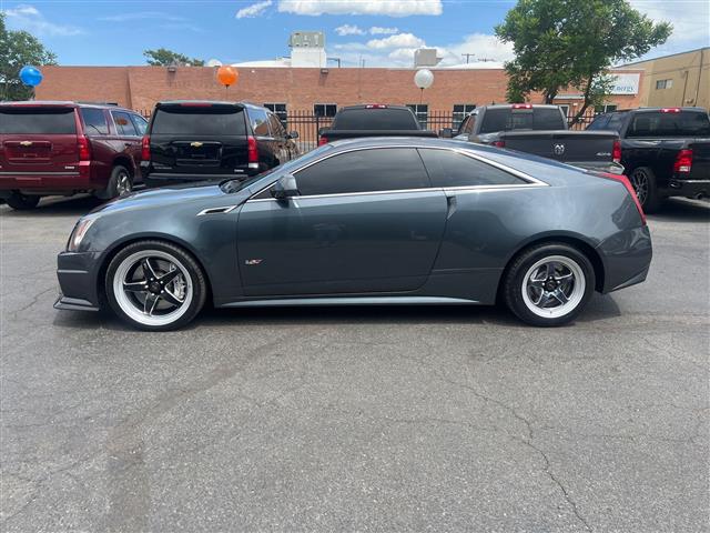 $36888 : 2011 CTS-V Base, 700 WHEEL HO image 3