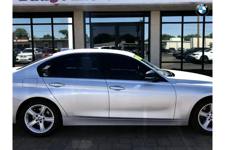 $10990 : 2015 BMW 3-Series 320i Sedan image 1
