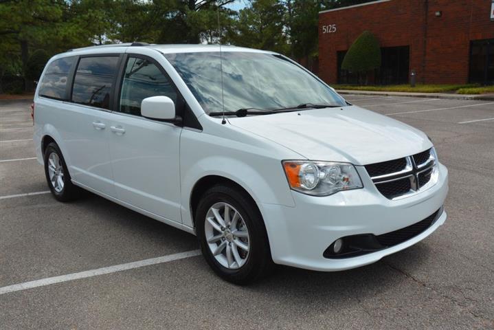 2018 Grand Caravan SXT image 5