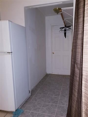 $1800 : CUARTO/ESTUDIO ATWATER VILLAGE image 4