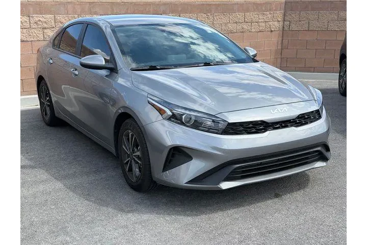 $18988 : Kia Forte 2023 LXS 4dr Sedan image 6