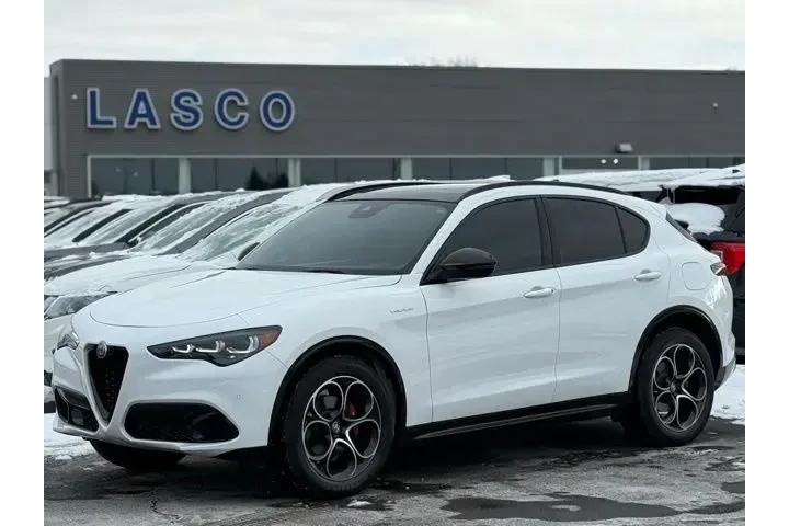 $33000 : Alfa Romeo Stelvio 2024 AWD image 1