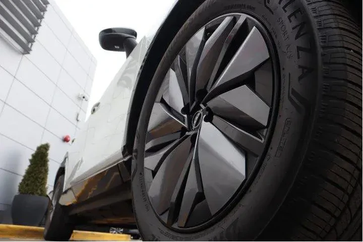 $21699 : Nissan Ariya 2023 AWD Engage image 6