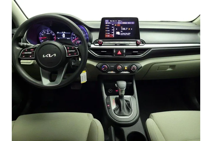 $17998 : Kia Forte 2023 LXS 4dr Sedan image 9