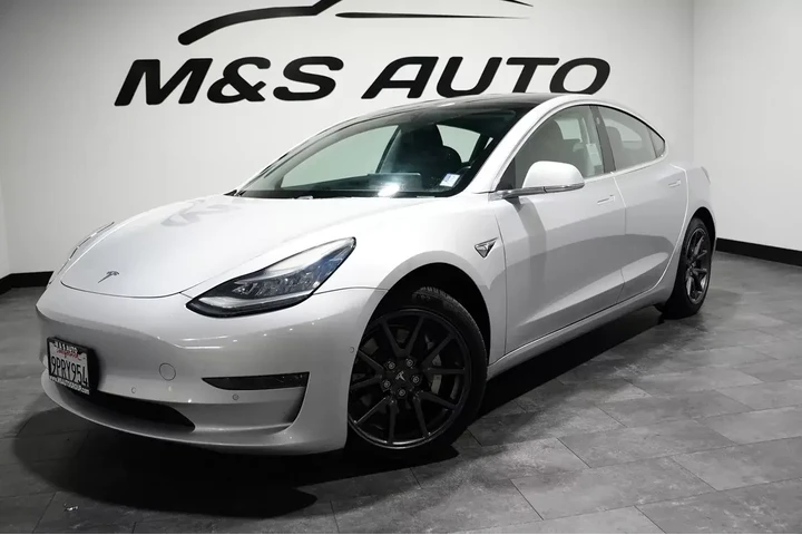 $20557 : 2018 Model 3 Long Range Batte image 2