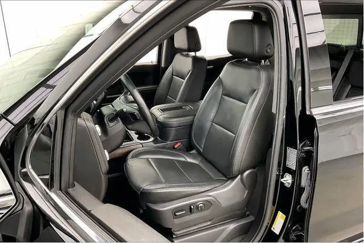$29490 : GMC Sierra 1500 2019 4x4 SLT image 8