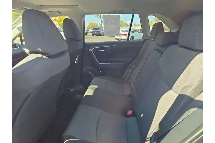 $36995 : Toyota RAV4 2025 AWD XLE 4dr image 8