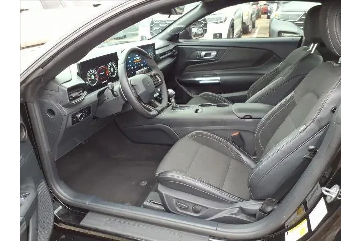 $28998 : Ford Mustang 2024 EcoBoost 2 image 10