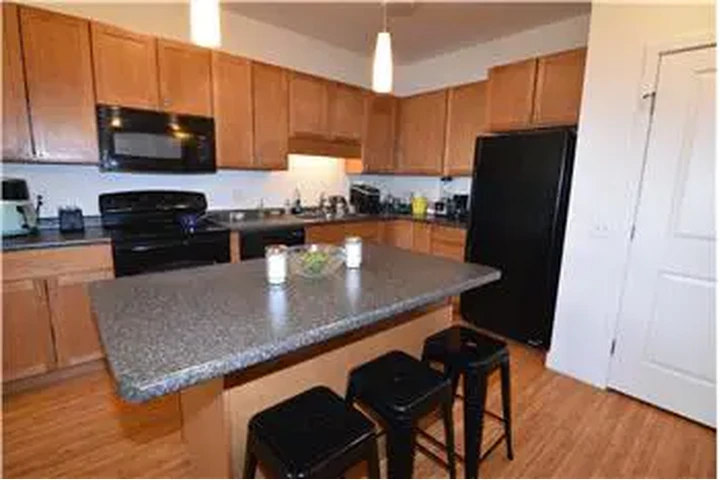 $2300 : Rental property with 2 bedro image 1