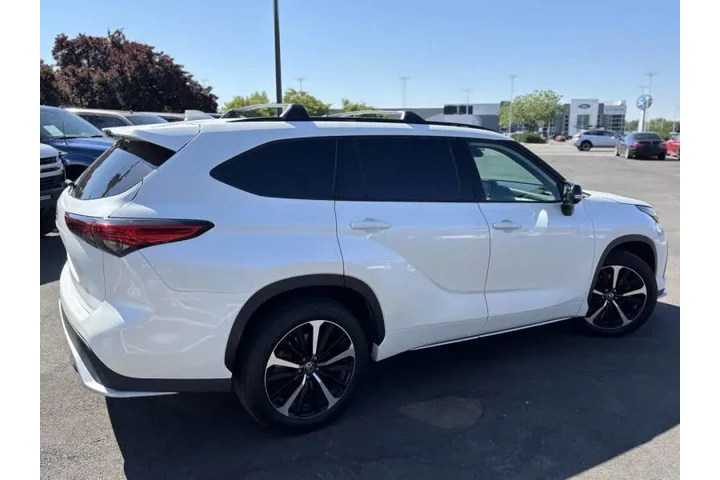 2021 Highlander XSE image 4