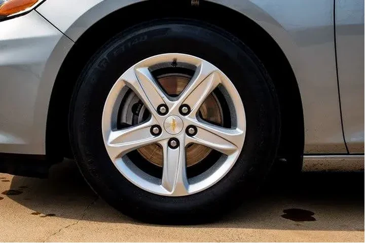 $17319 : Chevrolet Malibu 2024 LS 4dr image 6