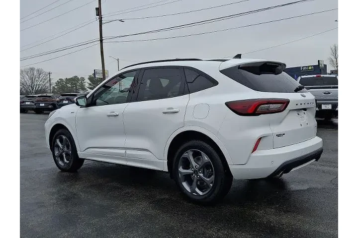 $26861 : Ford Escape 2023 AWD ST-Line image 4