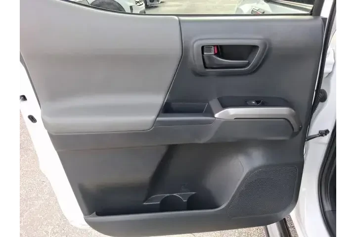 $29990 : Toyota Tacoma 2023 4x2 TRD O image 9