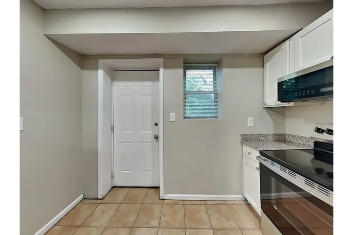 $1380 : Available Apartments All In On image 3