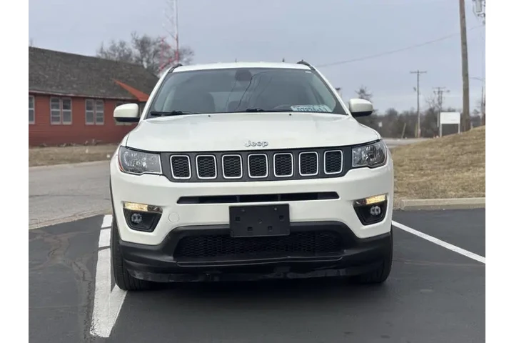 $8999 : 2020 Compass Latitude image 4