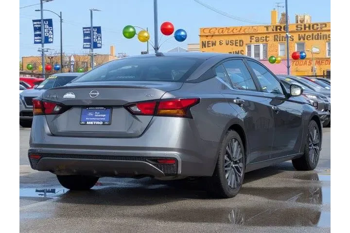 $17999 : Nissan Altima 2024 2.5 SV 4d image 4