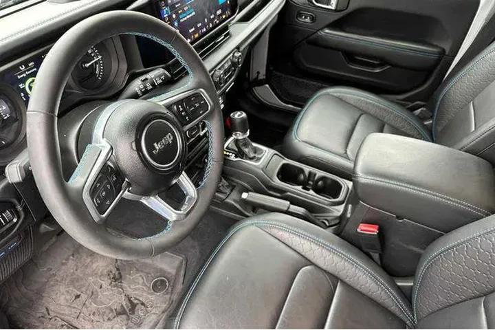 $39953 : Jeep Wrangler 2024 4x4 High image 4