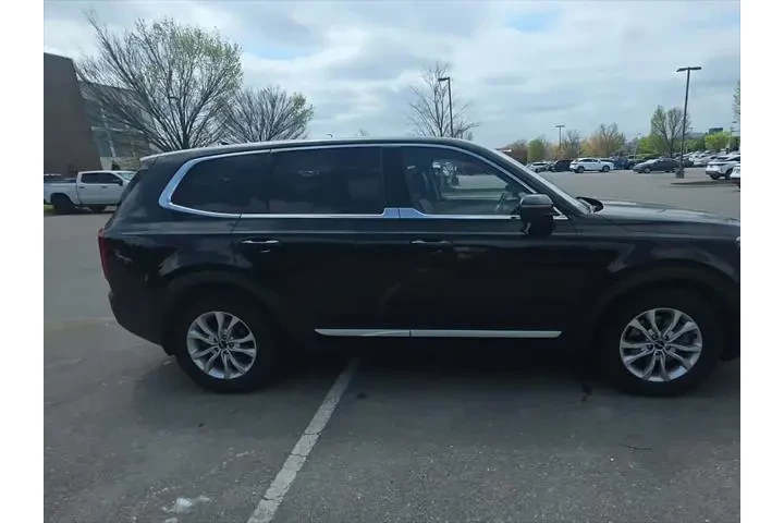 $20493 : Kia Telluride 2022 AWD LX 4d image 4