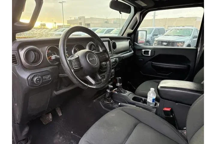 $24000 : Jeep Gladiator 2021 4x4 Spor image 9