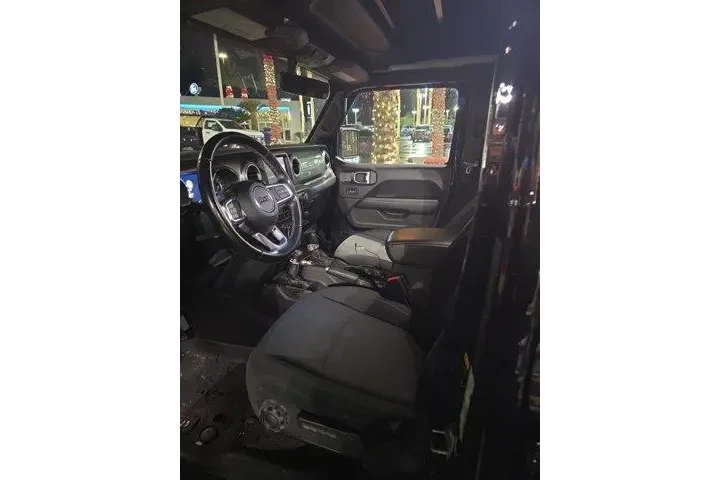 $28459 : Jeep Wrangler Unlimited 2021 image 3