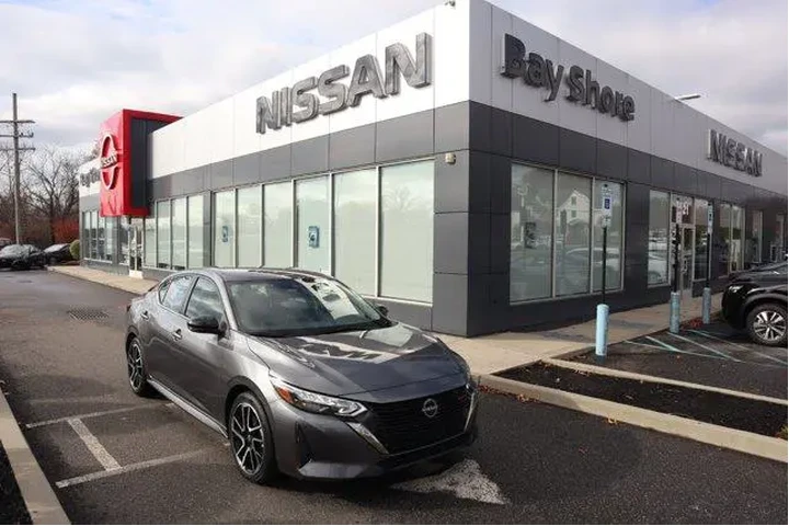 $19476 : Nissan Sentra 2025 SR 4dr Se image 2