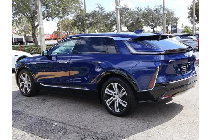 $30990 : Cadillac LYRIQ 2024 AWD Tech image 9