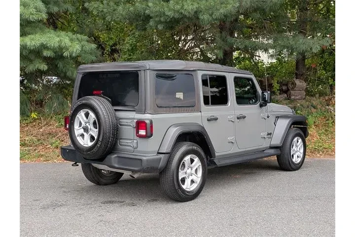 $31335 : Jeep Wrangler Unlimited 2021 image 5
