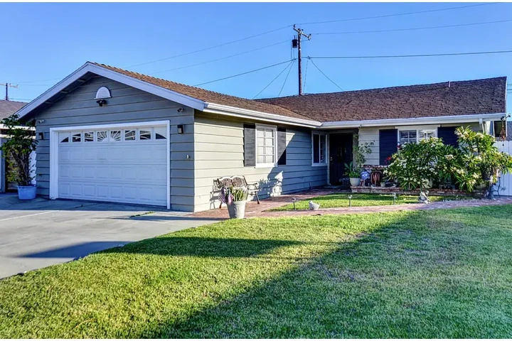 $4250 : RENTO CASA DE 3 RECÁMARAS image 1