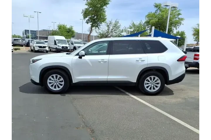 $39490 : Toyota Grand Highlander 2024 image 7