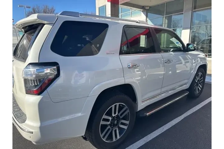 $28987 : Toyota 4Runner 2015 AWD Limi image 9