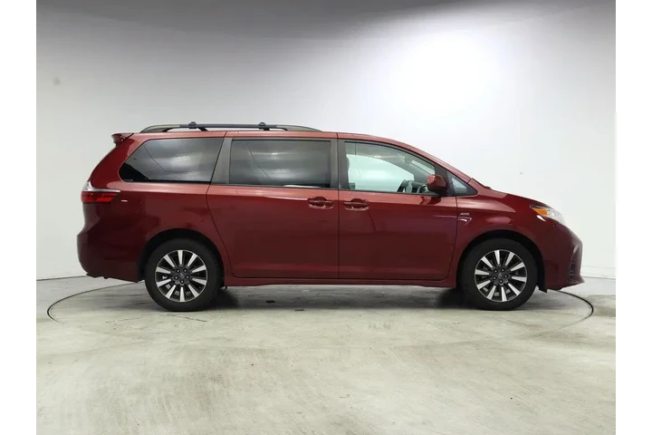 $23998 : Toyota Sienna 2018 AWD LE 7- image 7
