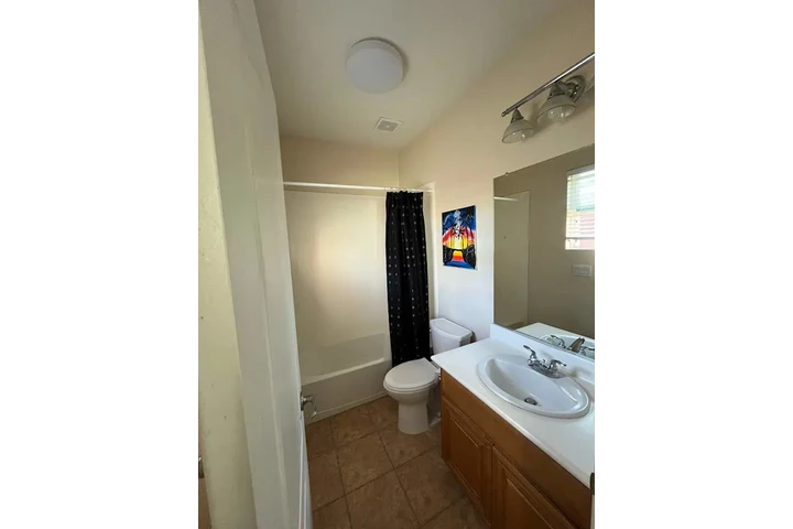 $1400 : Se renta cuarto image 3