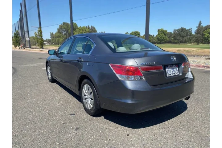 $9750 : 2011 Accord LX image 6