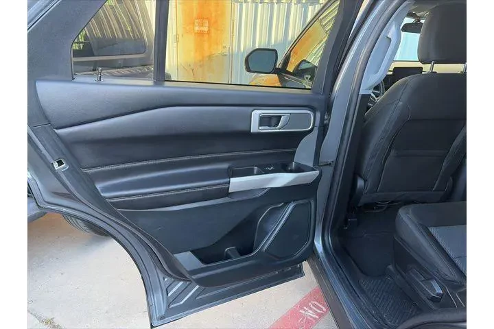 $31700 : Ford Explorer 2023 XLT 4dr S image 6