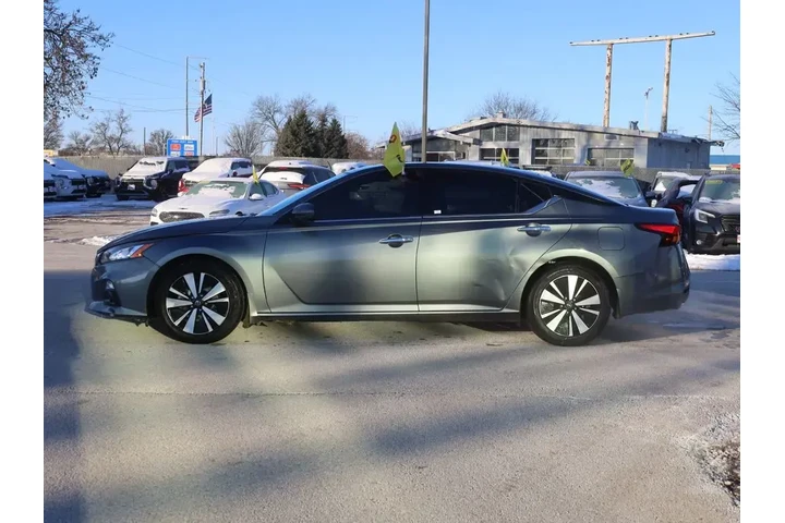 $16977 : Nissan Altima 2022 2.5 SL 4d image 6