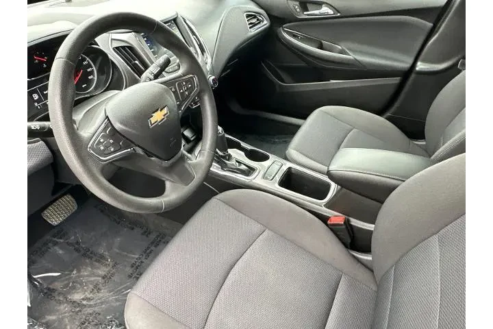 $12775 : Chevrolet Cruze 2019 LT 4dr image 9