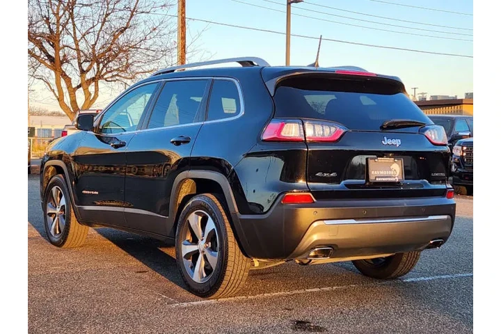 $18995 : 2020 Cherokee Limited image 9