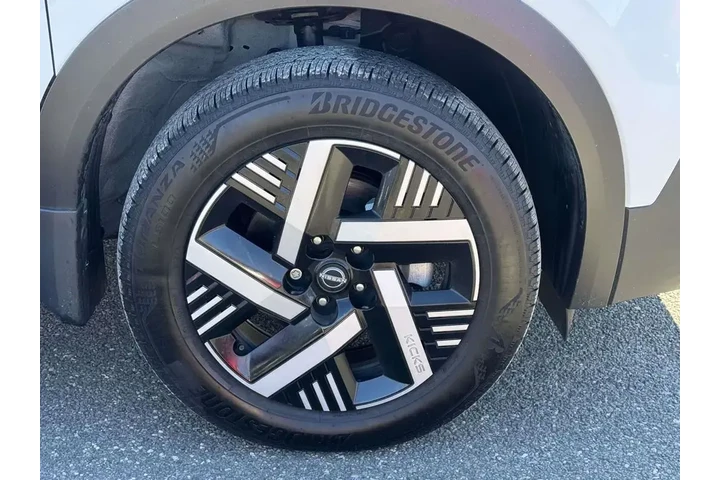 $21985 : Nissan Kicks 2025 SV 4dr Cro image 9