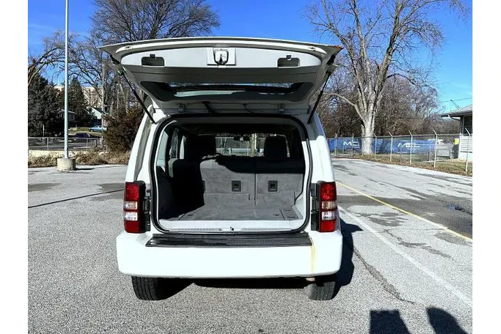 $3695 : Jeep Liberty 2008 4x4 Sport image 9