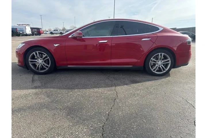 $17982 : Tesla Model S 2015 60 4dr Li image 4