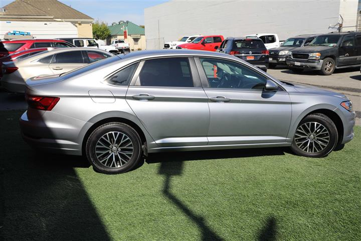 $17999 : 2021 VOLKSWAGEN JETTA SE image 4