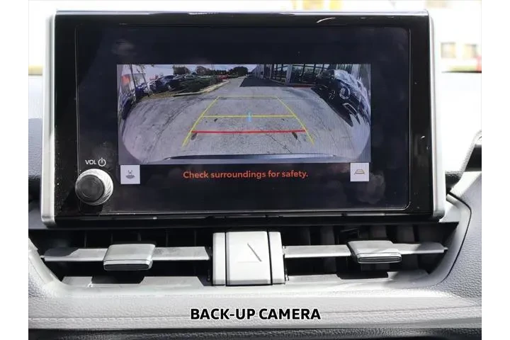 $24990 : Toyota RAV4 2023 AWD XLE 4dr image 5